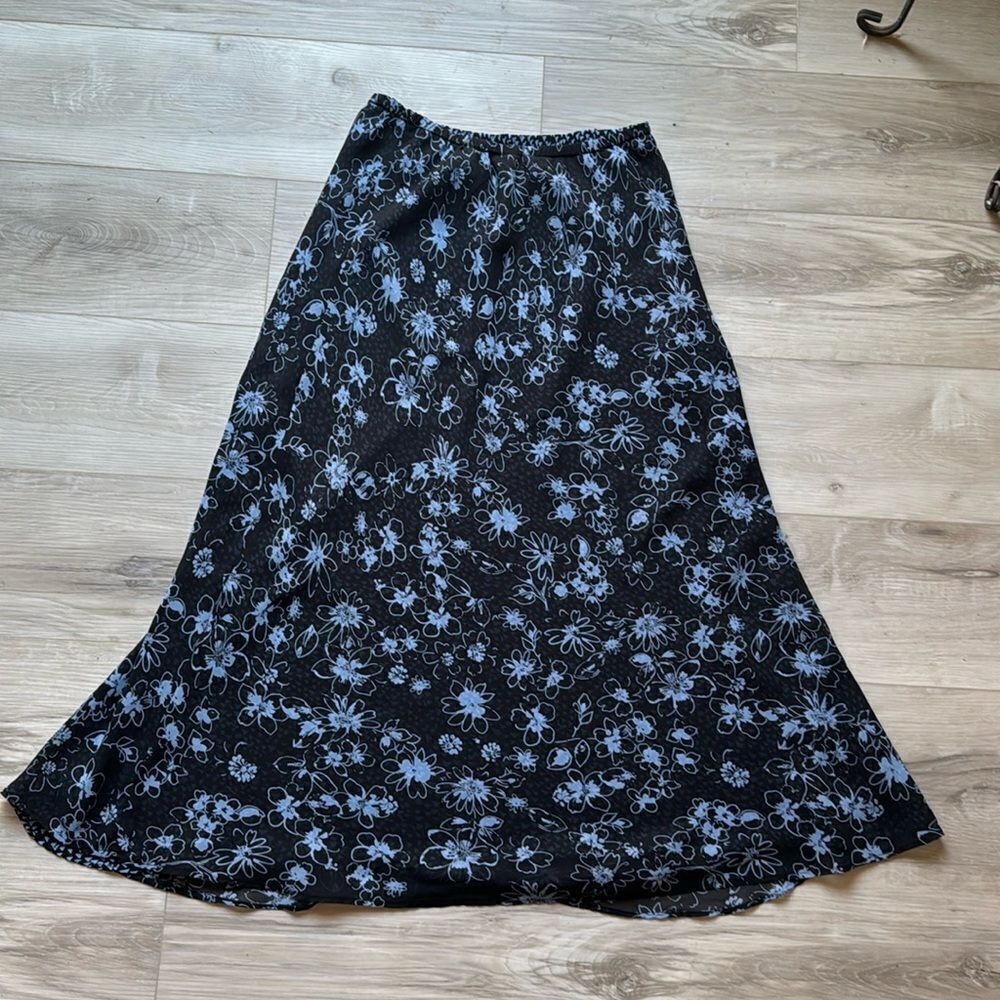 Floral Flowy Layered Maxi Skirt size M